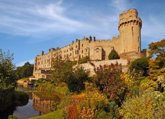 Khám phá top 10 lâu đài cổ kính, nổi tiếng trong tour du lịch Anh